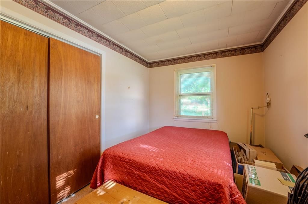 325 W Montgomery Street — photo 18