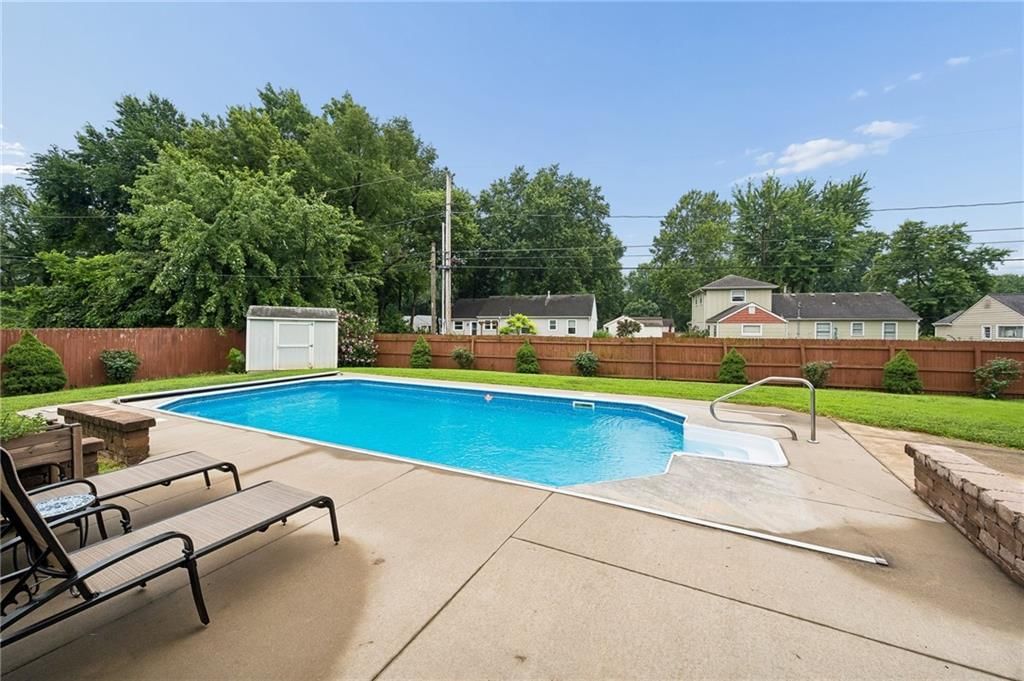 8605 W 80th Terrace — photo 30