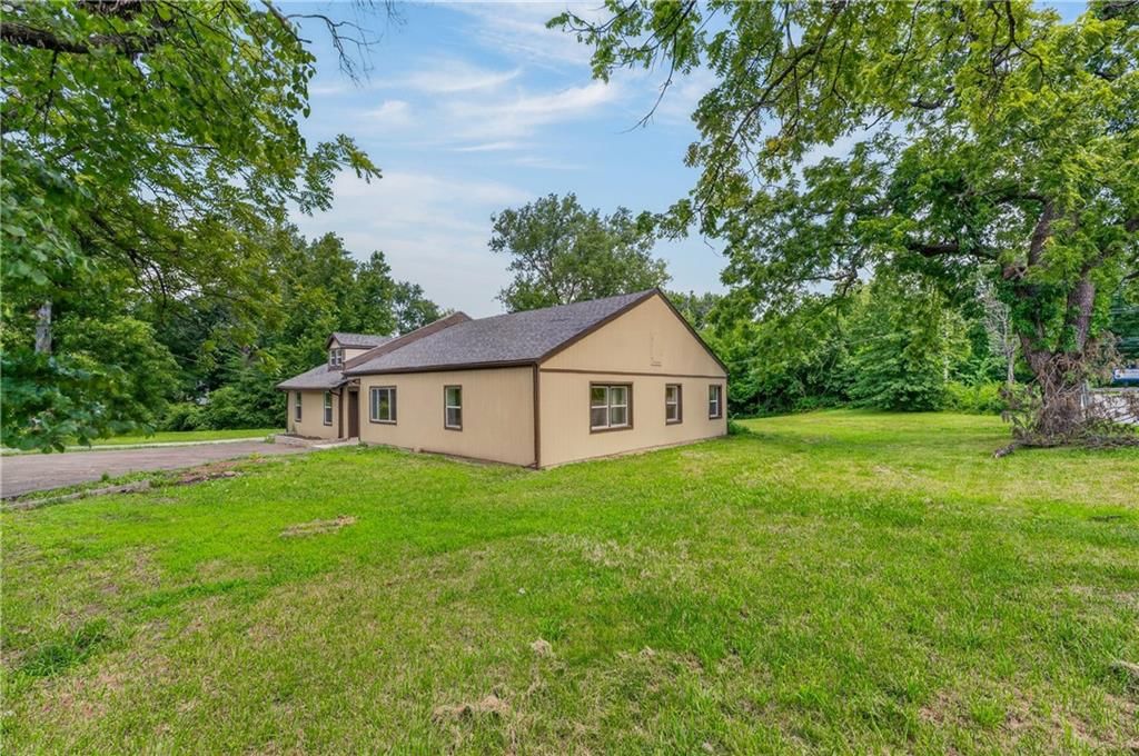 5851 Barnes Avenue — photo 3