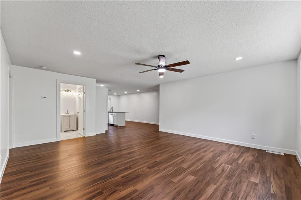 5851 Barnes Avenue — photo 6