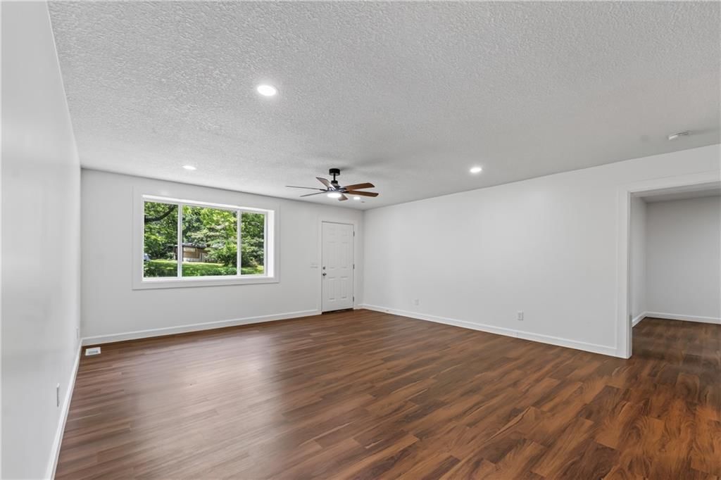 5851 Barnes Avenue — photo 8