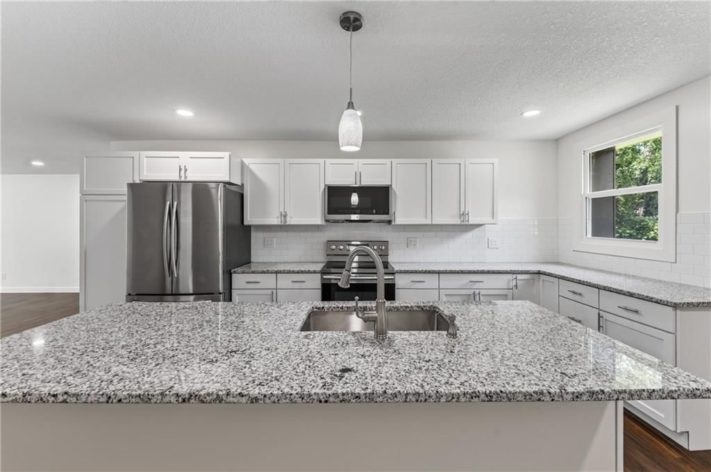 5851 Barnes Avenue — photo 10