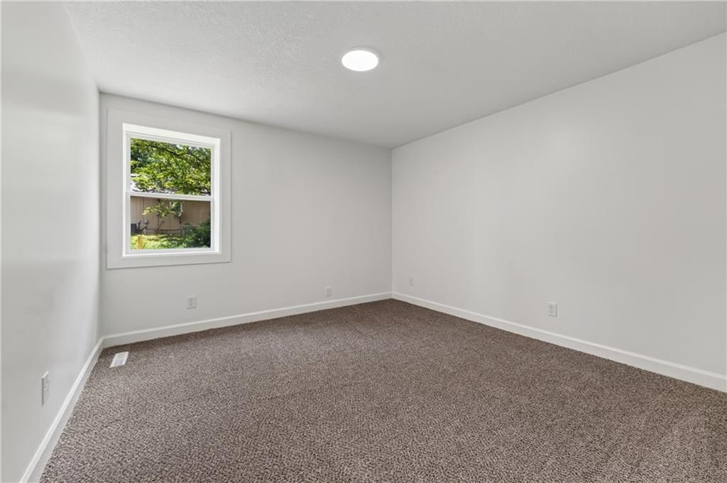 5851 Barnes Avenue — photo 12