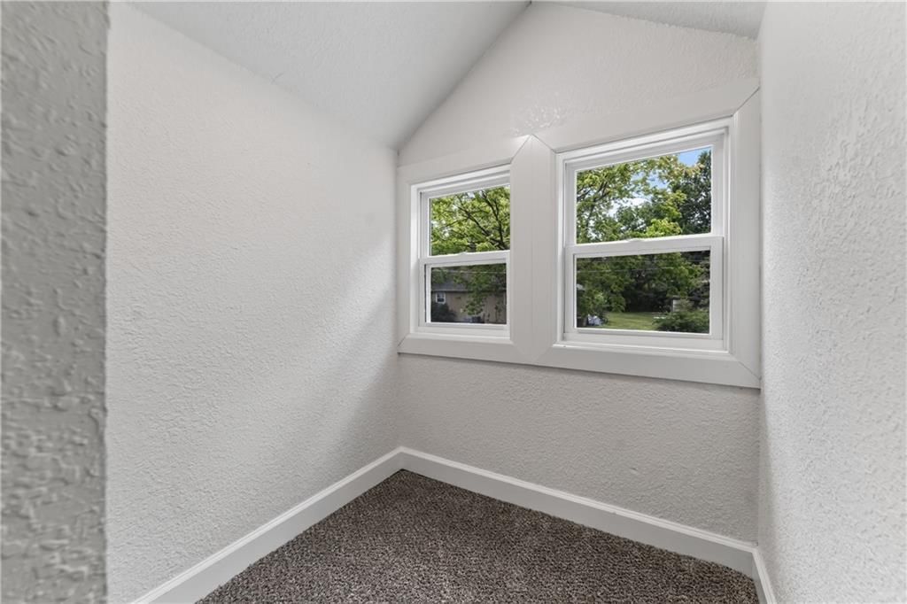 5851 Barnes Avenue — photo 32