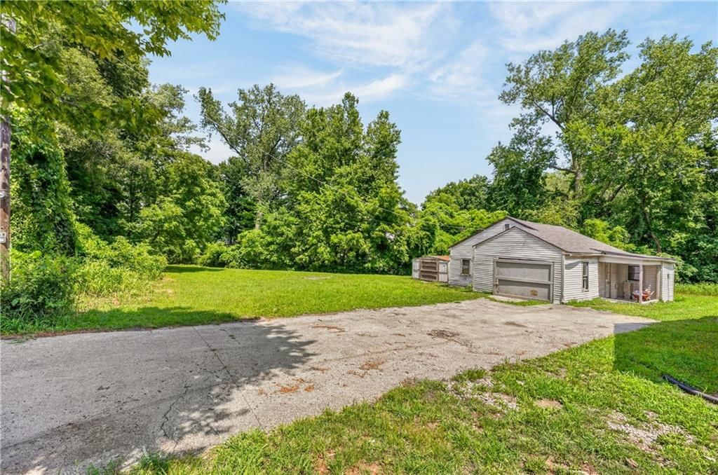 5851 Barnes Avenue — photo 34