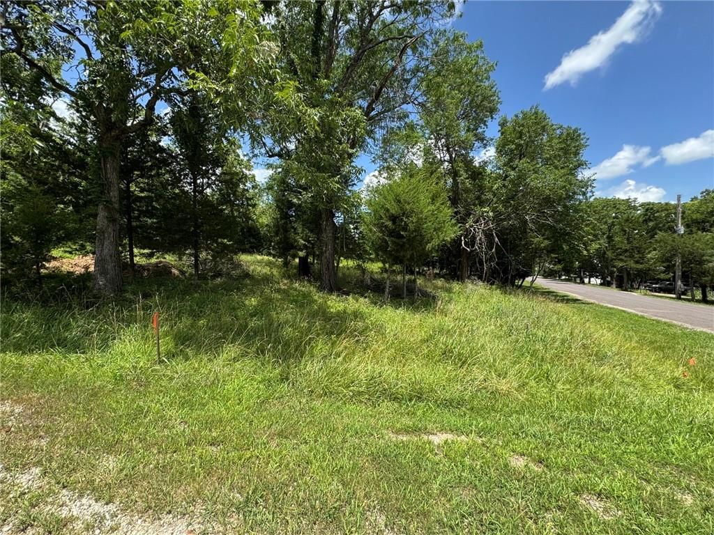 5 Shady Hollow Drive — photo 1