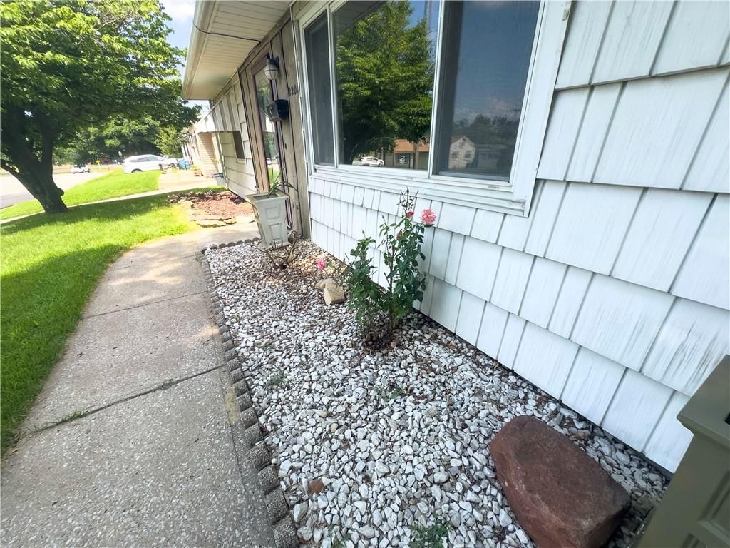 2205 Maple Street — photo 4