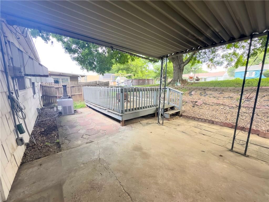2205 Maple Street — photo 13