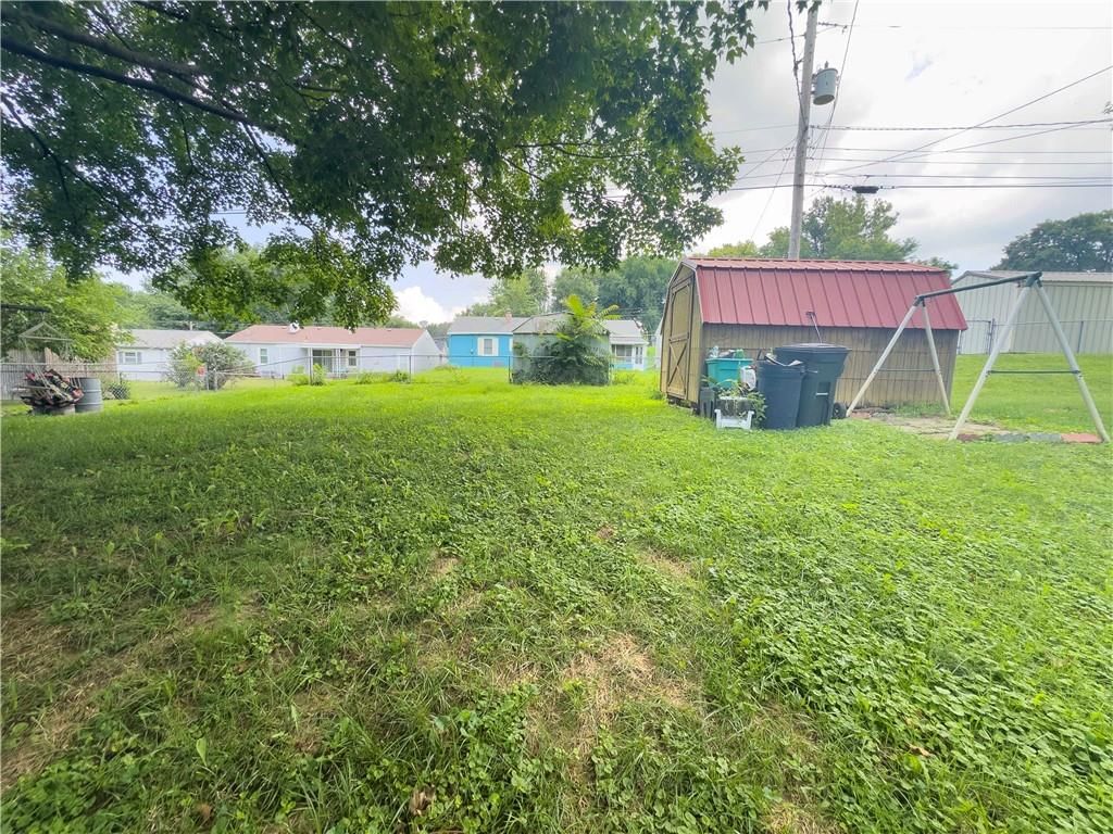 2205 Maple Street — photo 16