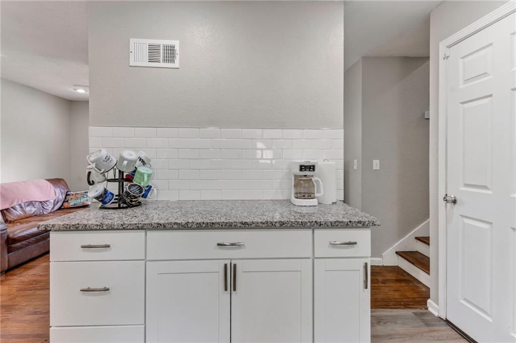 4925 N Smalley Avenue — photo 13