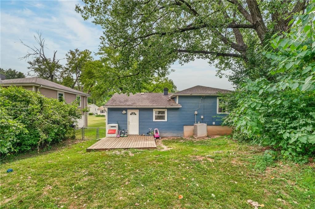 4925 N Smalley Avenue — photo 30