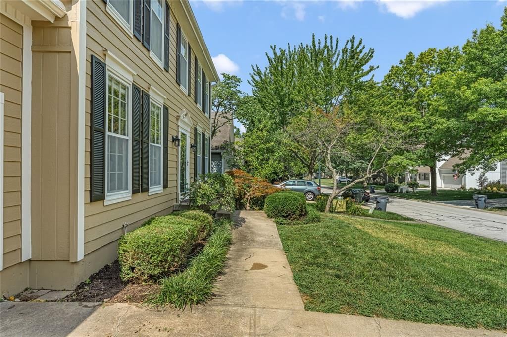 18735 W 116th Street — photo 3