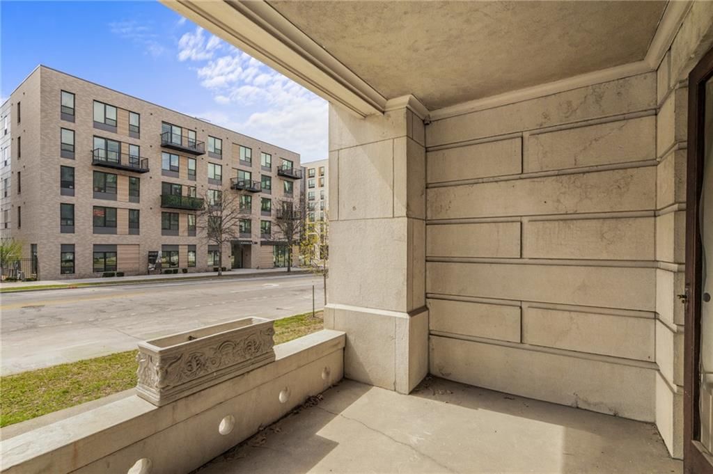 1110 E Armour Boulevard — photo 10