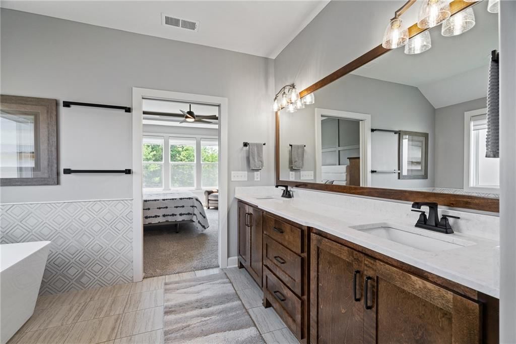 7715 N Wallace Avenue — photo 27