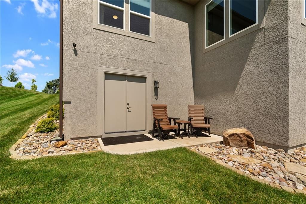 7715 N Wallace Avenue — photo 62