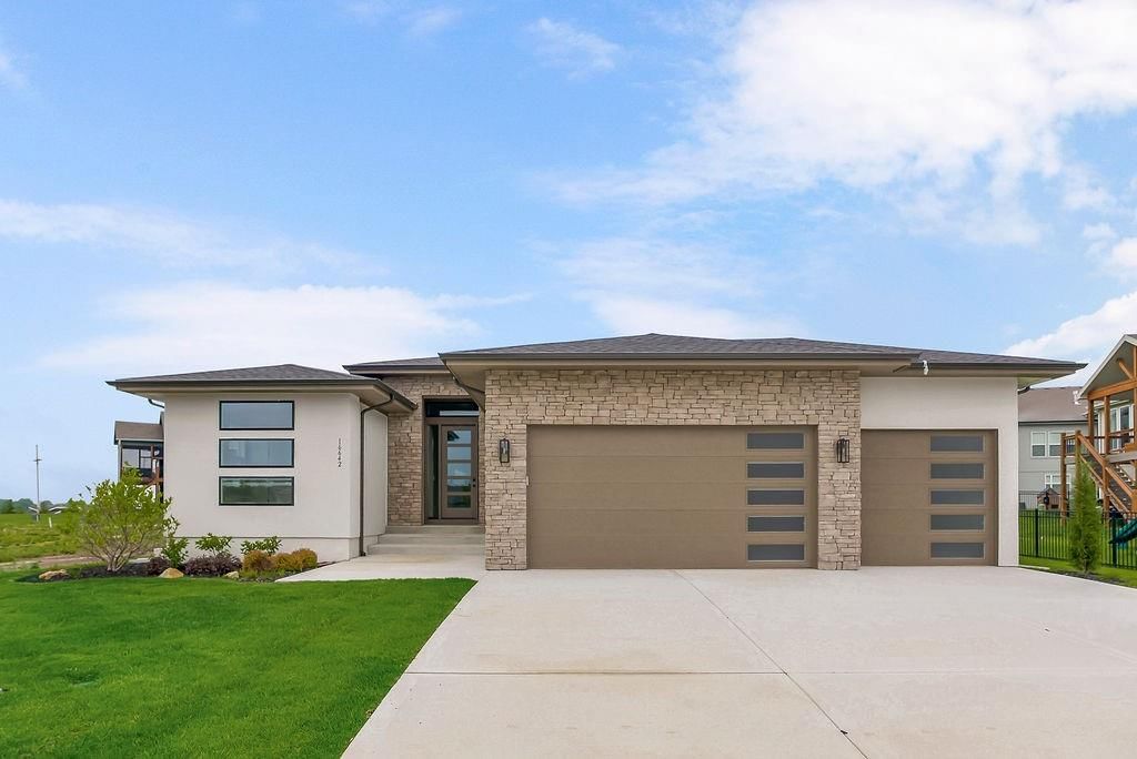 2635 SW Tracker Lane — photo 1