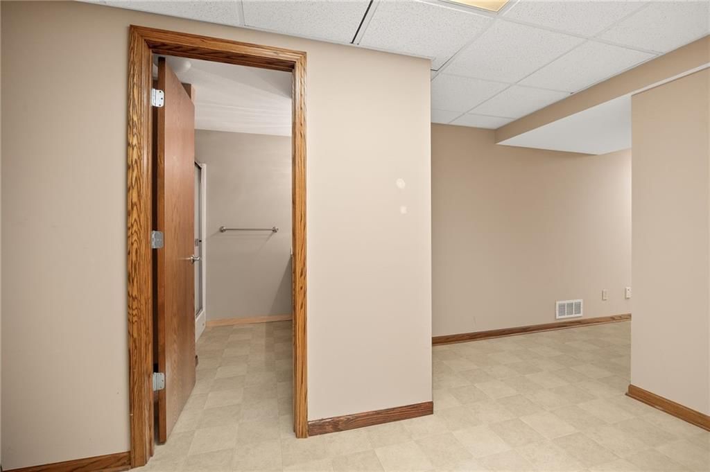 501 Natalee Lane — photo 32