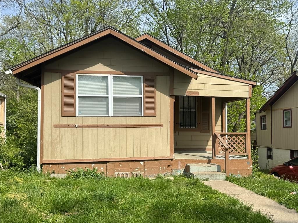 4435 Norton Avenue — photo 1