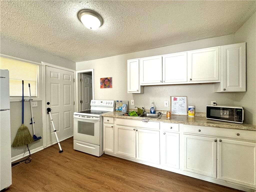 4435 Norton Avenue — photo 5