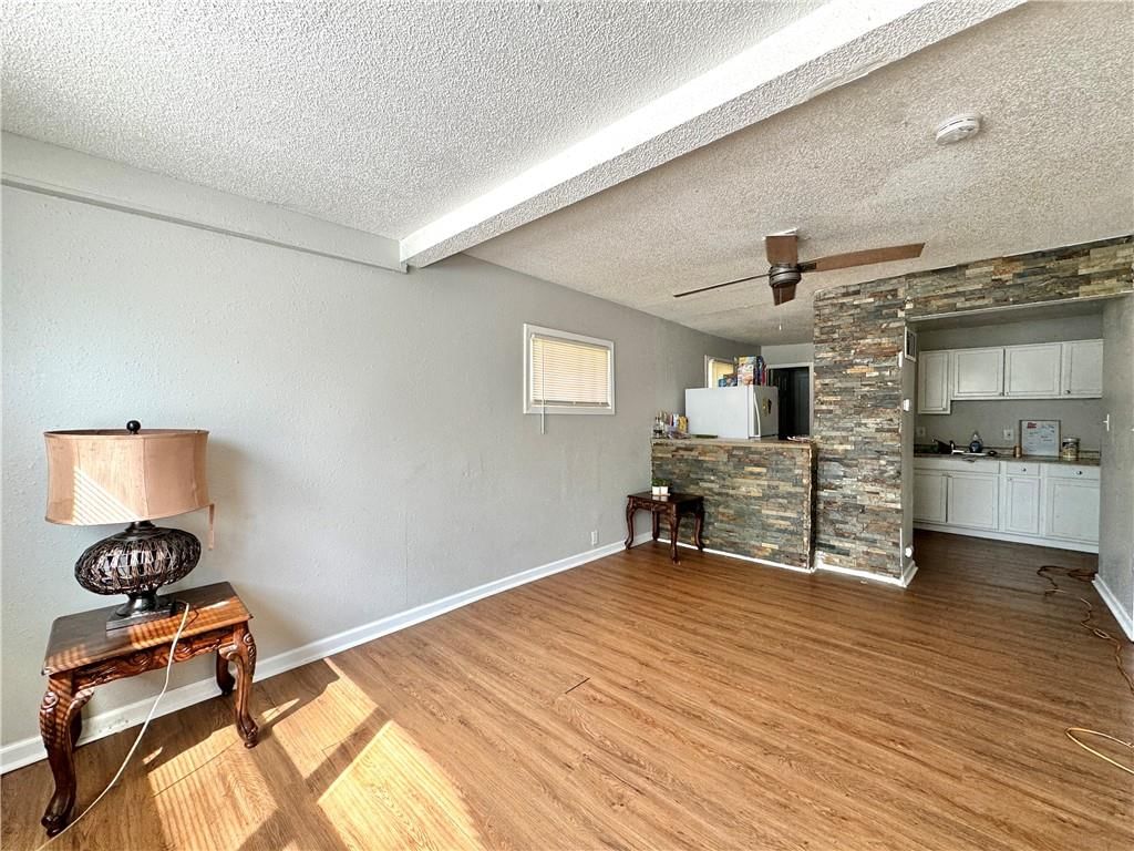 4435 Norton Avenue — photo 9