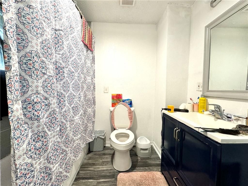 4435 Norton Avenue — photo 10
