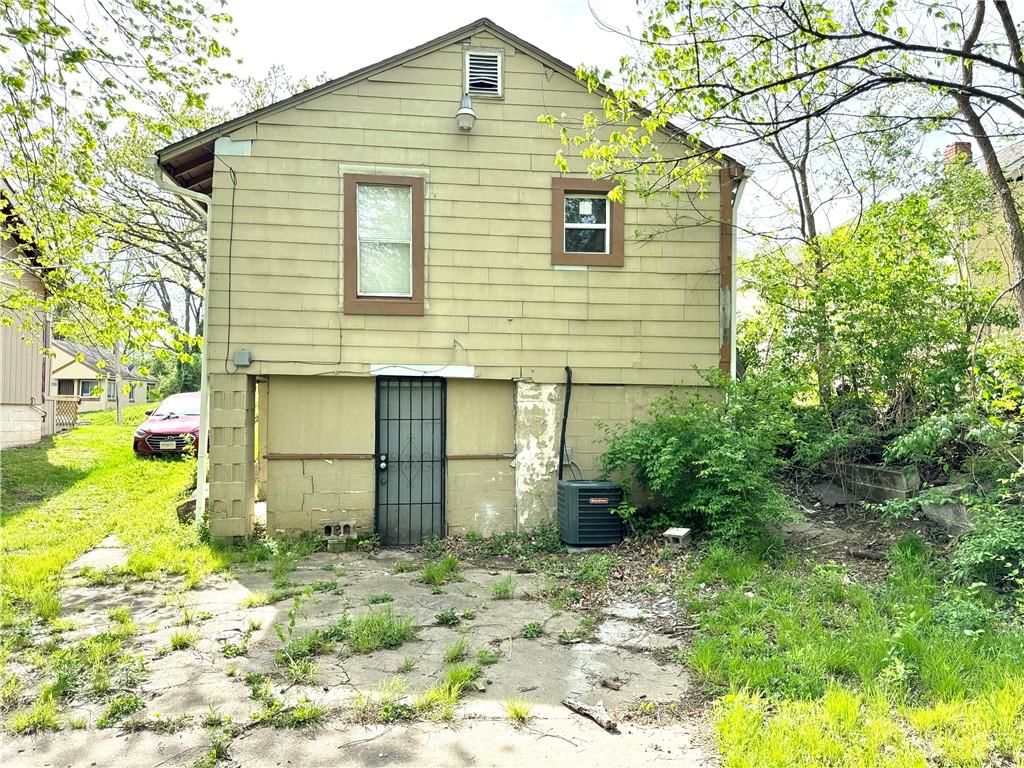 4435 Norton Avenue — photo 13