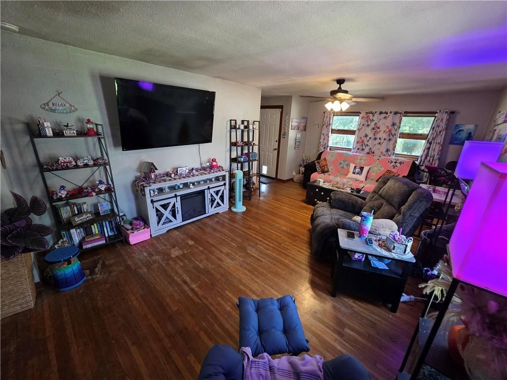 222 S Burns Street — photo 5