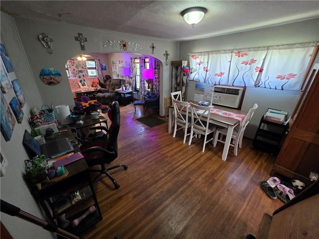 222 S Burns Street — photo 7