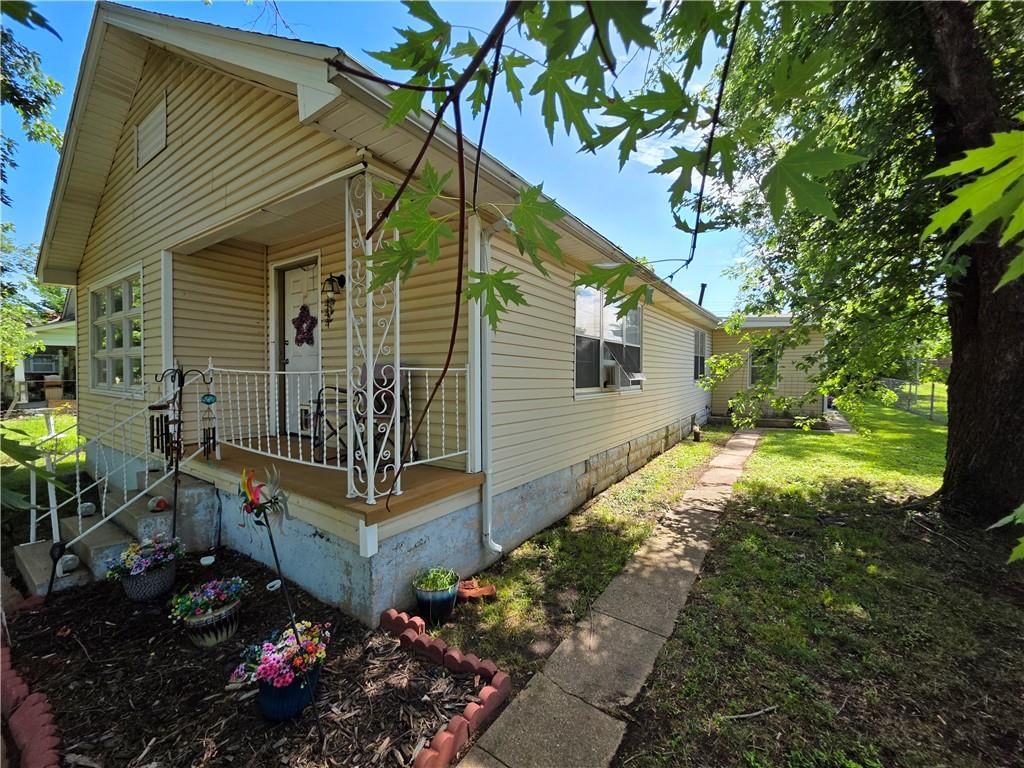 222 S Burns Street — photo 27
