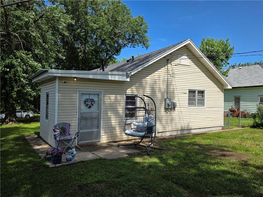 222 S Burns Street — photo 28