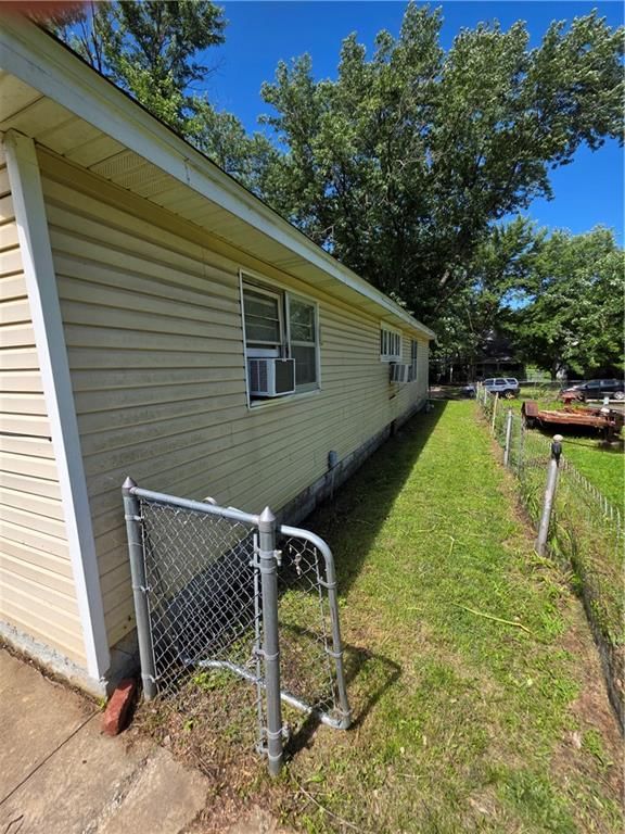 222 S Burns Street — photo 32