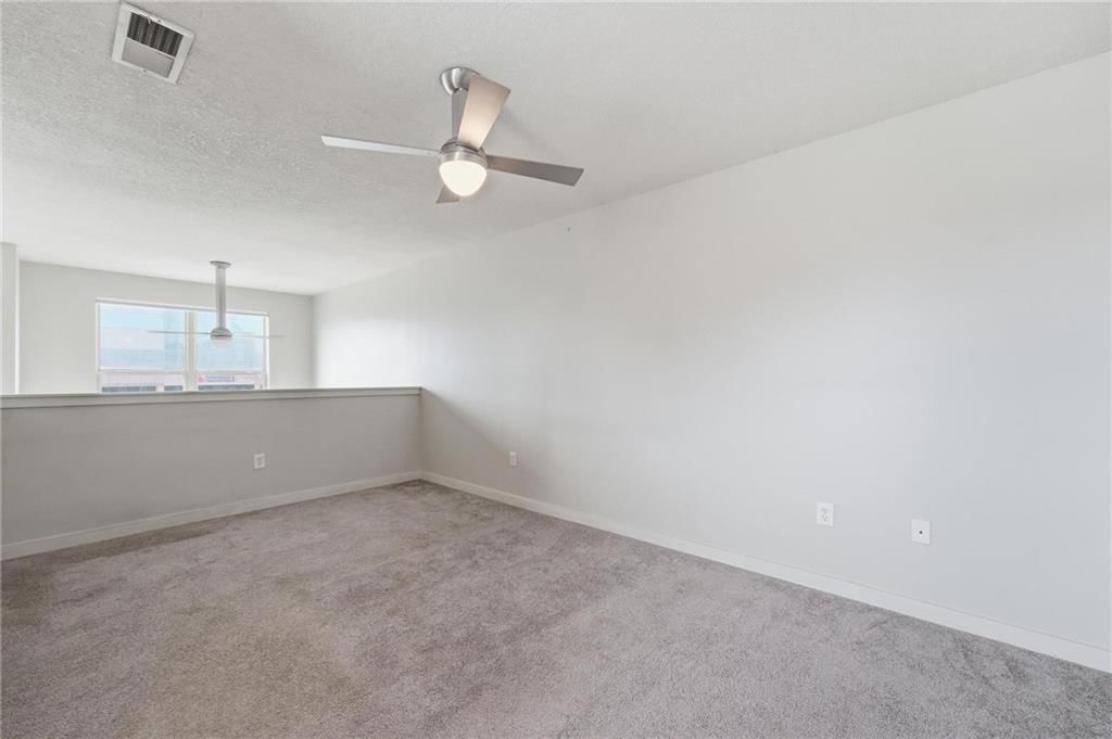 4577 Madison Avenue — photo 11