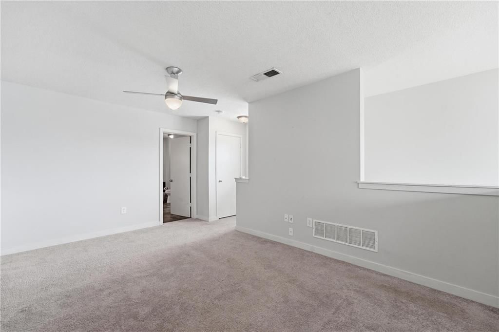 4577 Madison Avenue — photo 13
