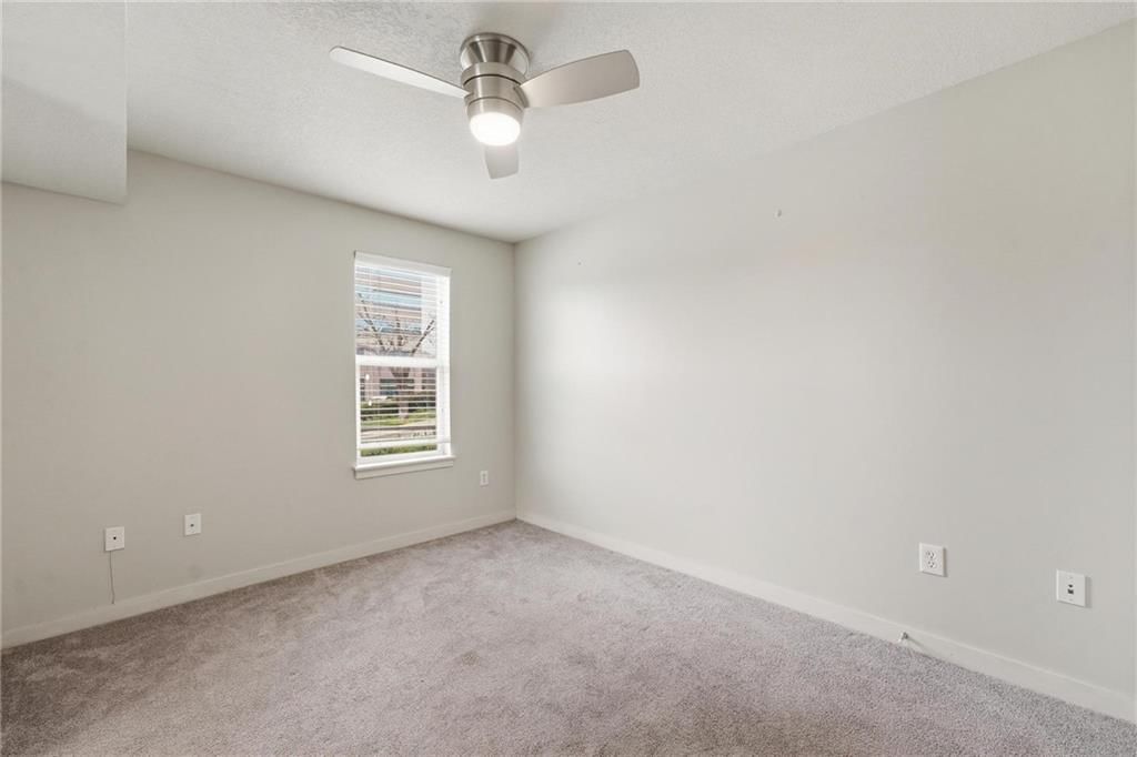4577 Madison Avenue — photo 18