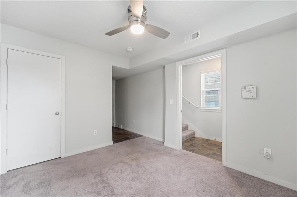 4577 Madison Avenue — photo 19