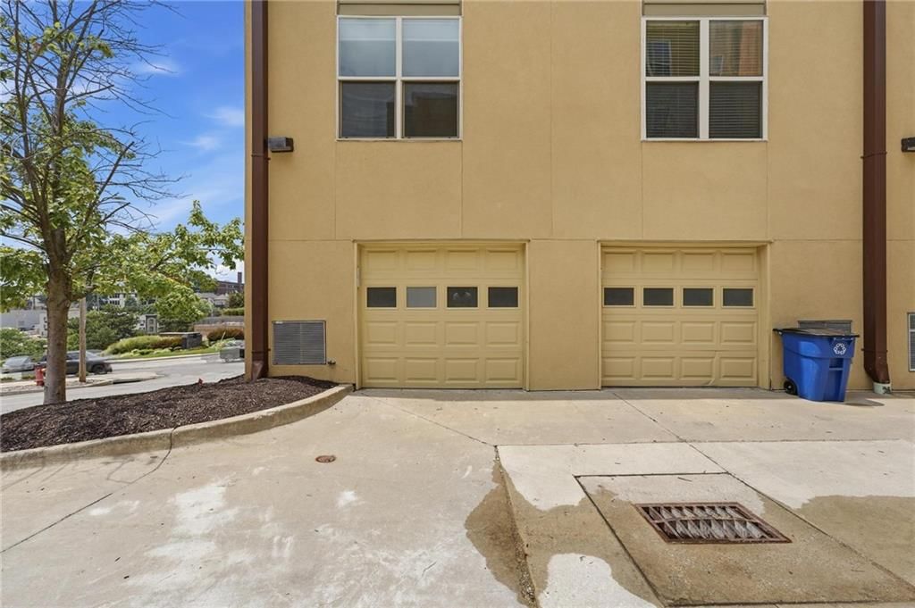 4577 Madison Avenue — photo 20