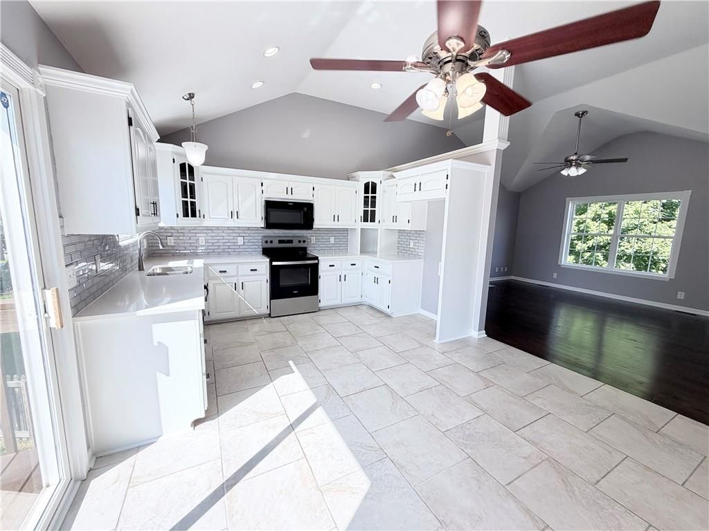 1101 E 18th Street — photo 11