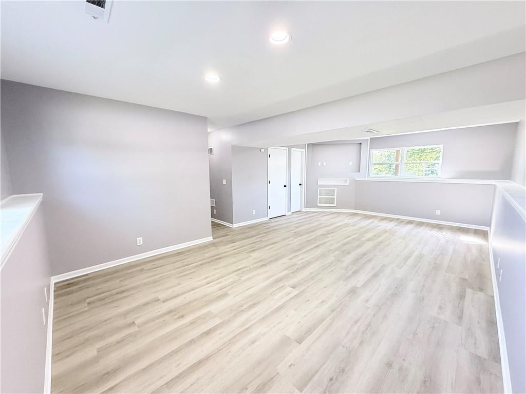 1101 E 18th Street — photo 20