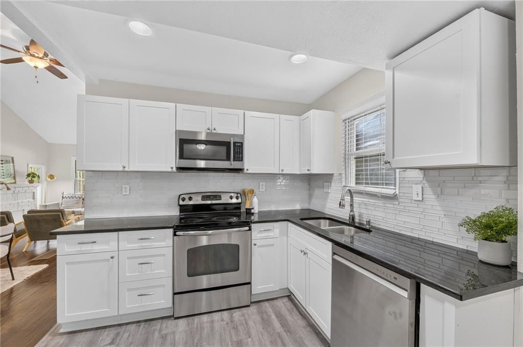 7637 JEFFERSON Street — photo 2