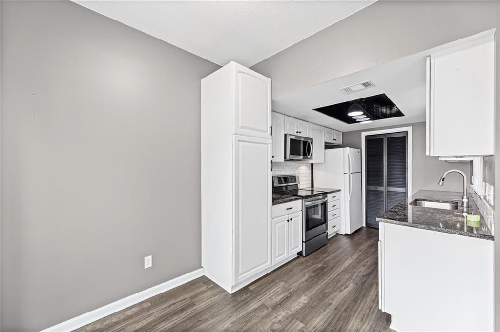 8058 Colony Lane — photo 11