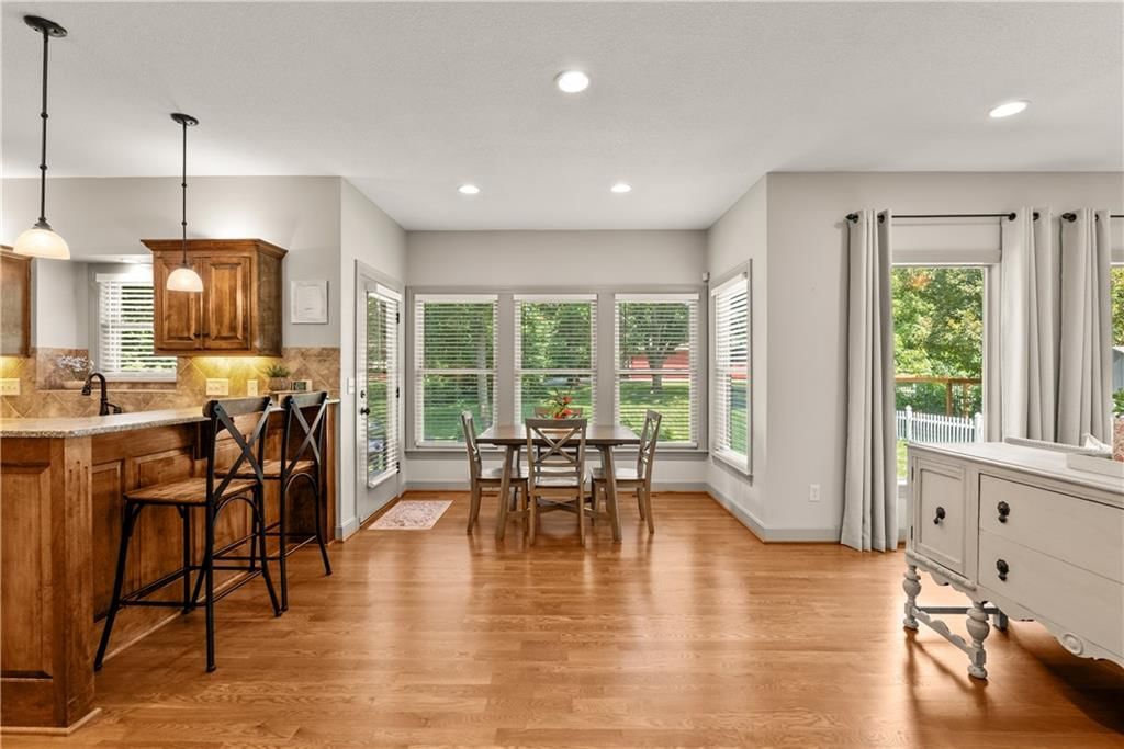1824 NE Woodview Lane — photo 4