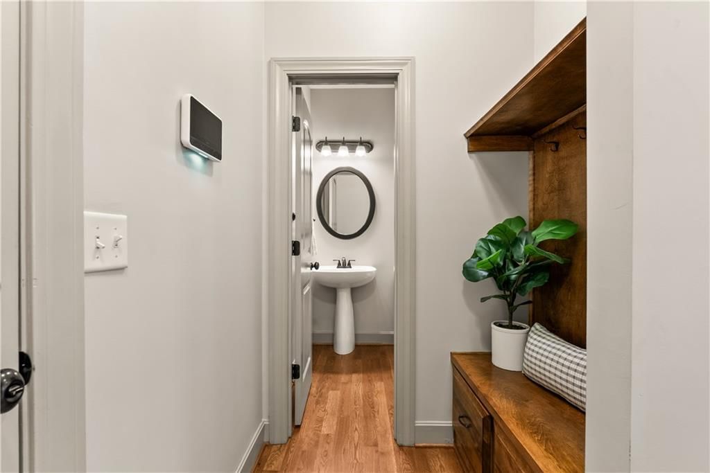 1824 NE Woodview Lane — photo 8