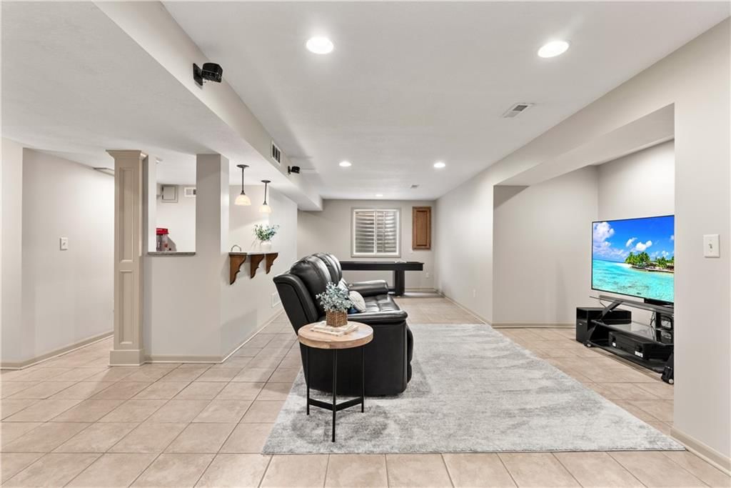 1824 NE Woodview Lane — photo 19