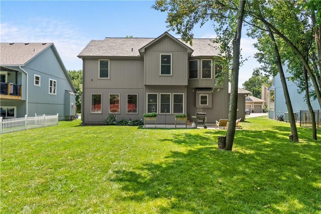 1824 NE Woodview Lane — photo 21