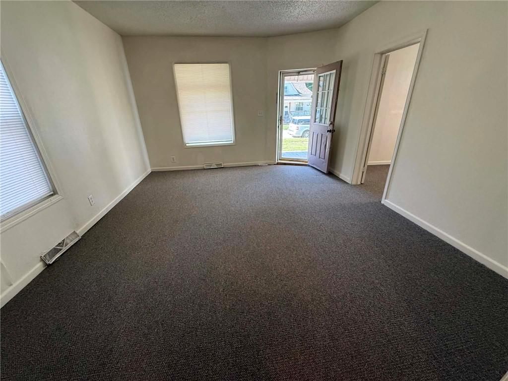 528 Park Avenue — photo 3