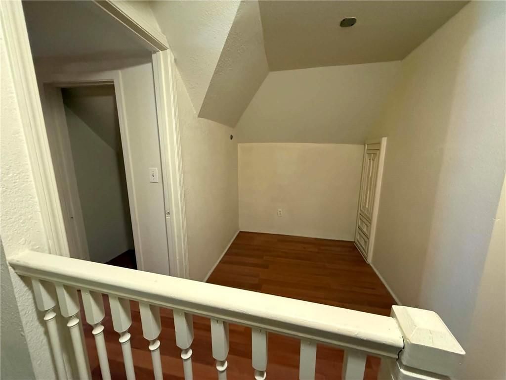 528 Park Avenue — photo 13