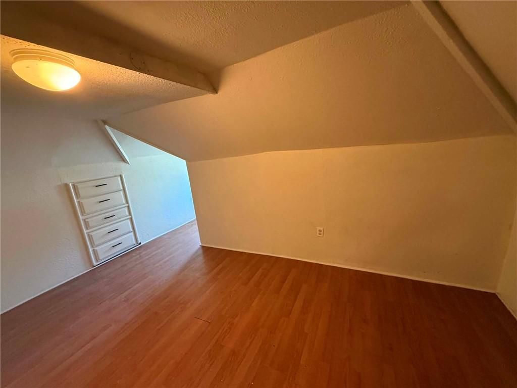 528 Park Avenue — photo 14