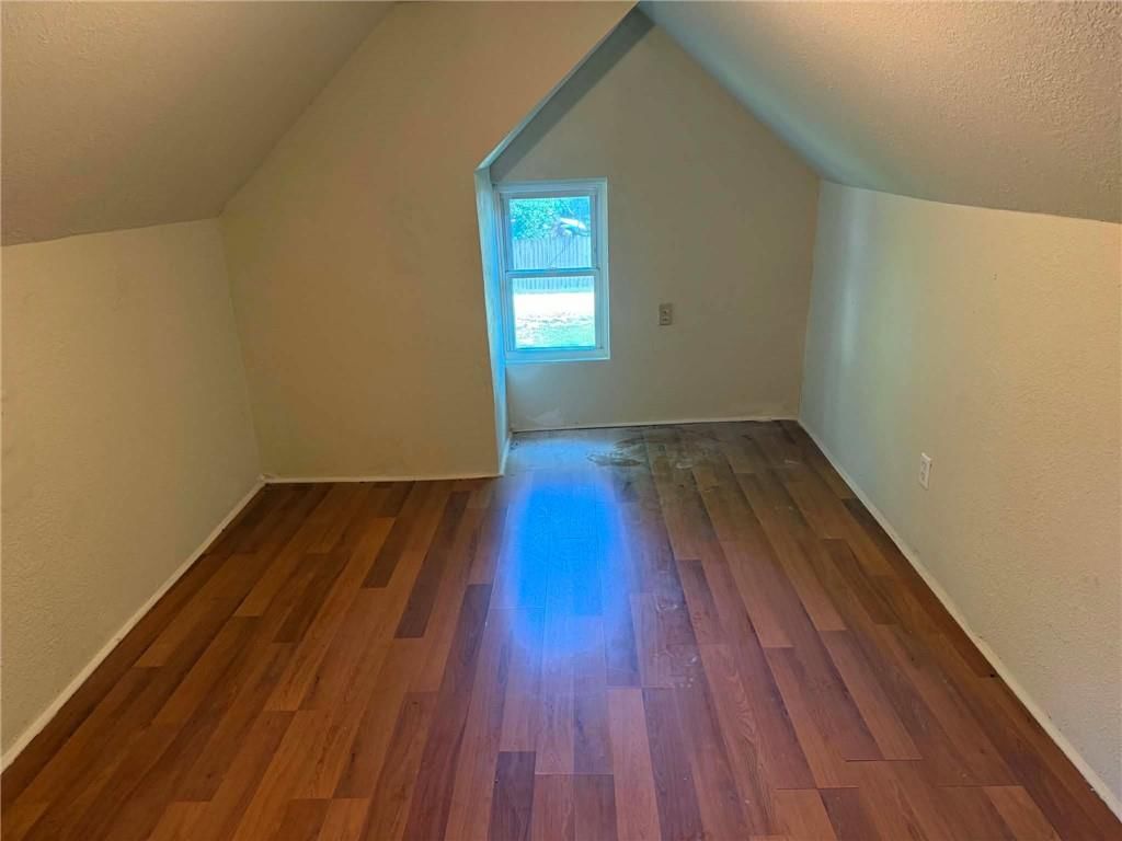 528 Park Avenue — photo 15