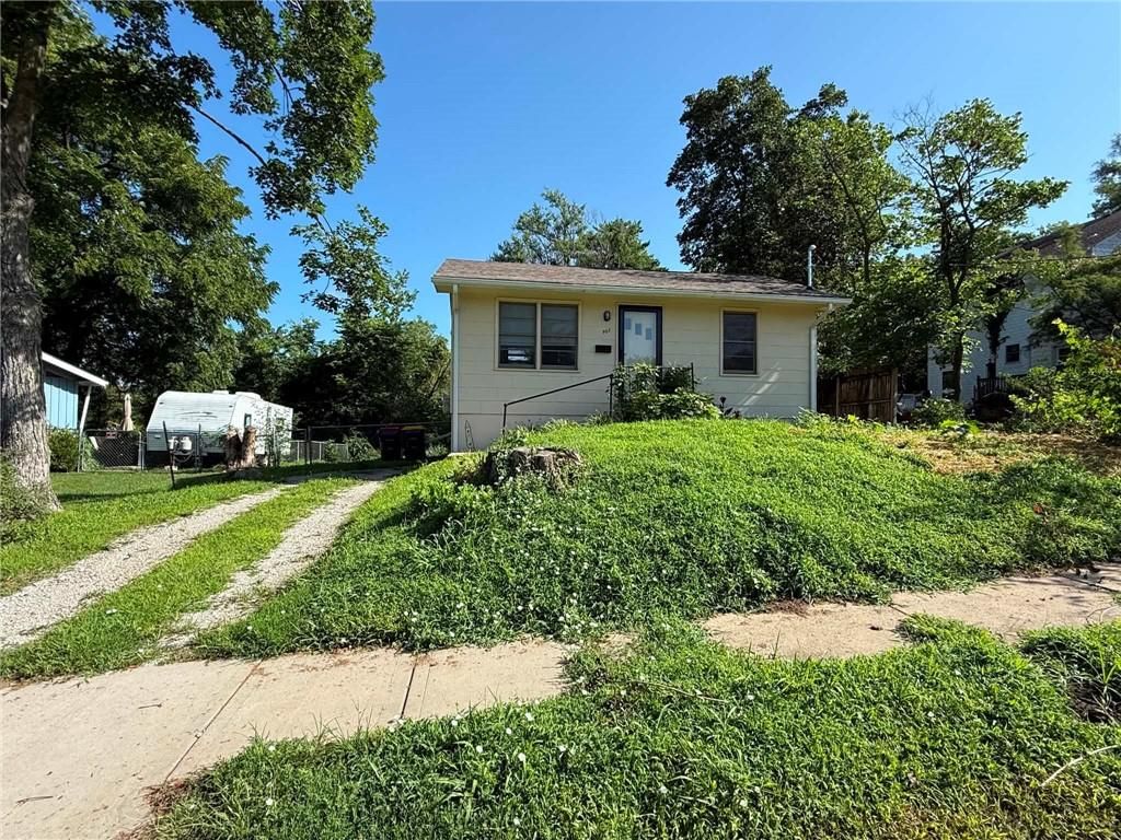 902 Williams Street — photo 1