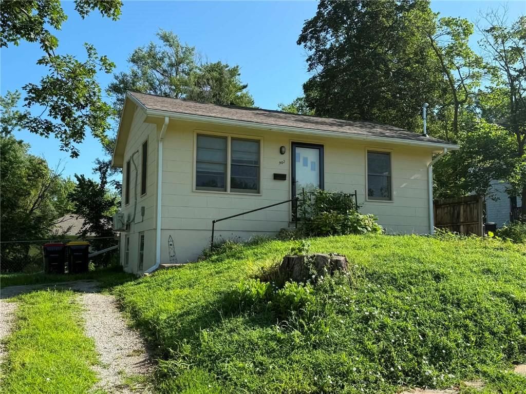 902 Williams Street — photo 2